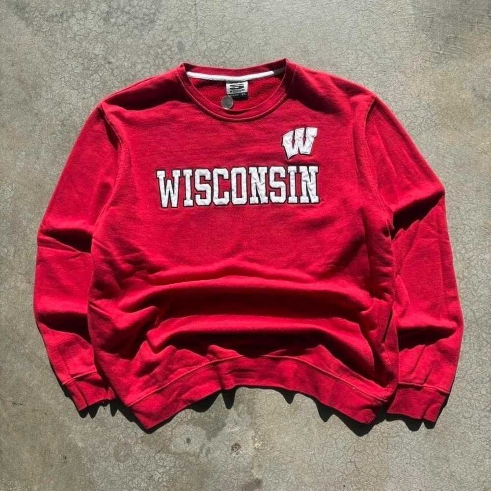 Red and white University of Wisconsin crewneck sweatshirt #WisconsinBadgers‎